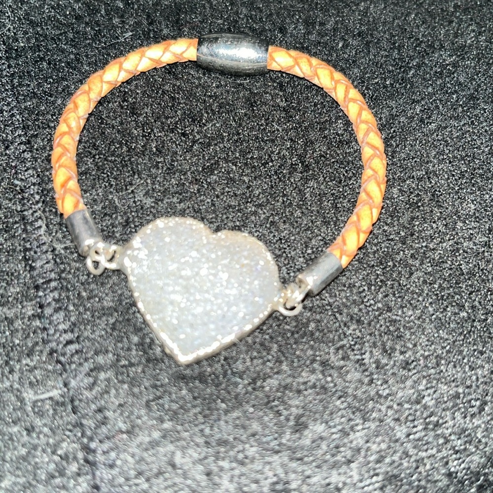 White iridescent Druzy leather magnetic Bracelet- NWOT faux druzy